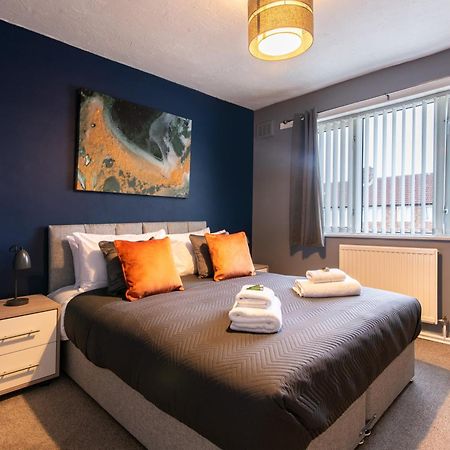3 Bed Apartment - Perfect For Contractors Near Liverpool Airport Hale  Exterior foto